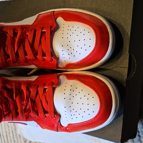 2021 Jordan 1 Mid SE ‘Barcelona Sweater red` 9.5 - Picture 3 of 16